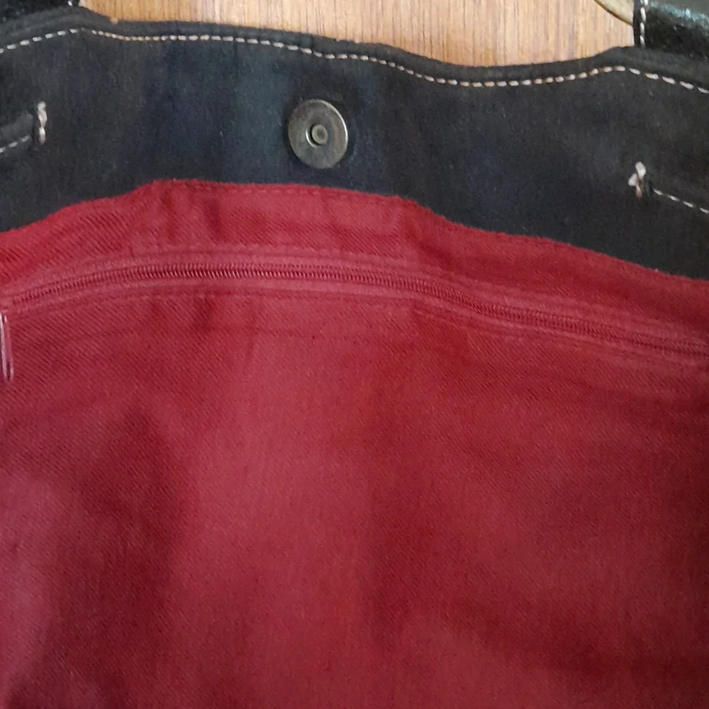 Hecho En Chine Purse